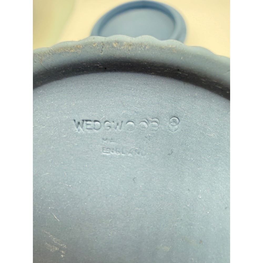 Wedgwood Jasperware Blue Aurora Chariot Round Trinket Box Made in England - Picture 4 of 5